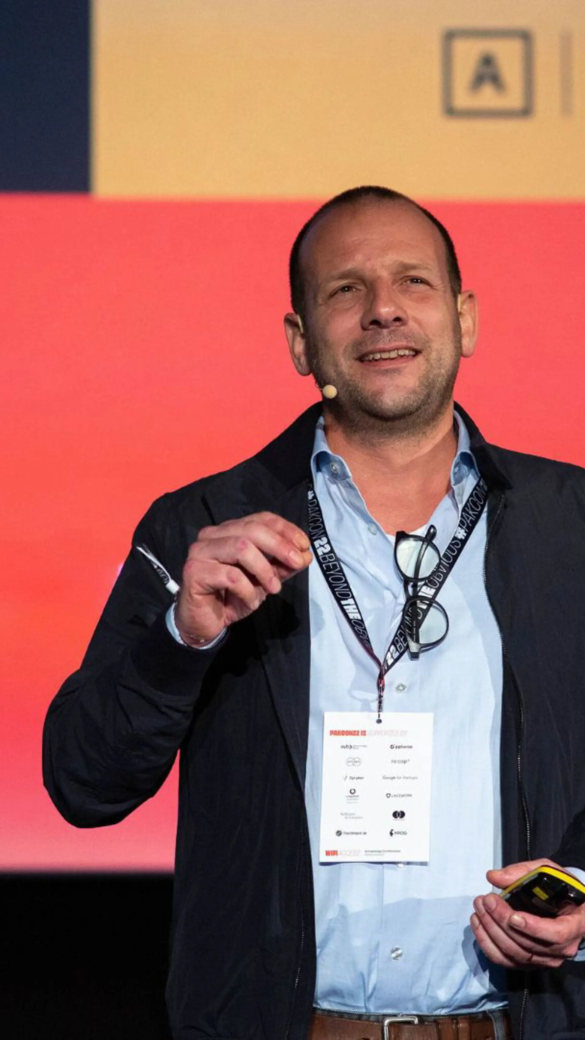 Simon Walter - <p>Dr. Simon Walter ist einer der profiliertesten Strategie- und Innovationsexperten Europas – Ökonom, Autor, Berater und Chief Strategy Officer für Immersive Media</p>