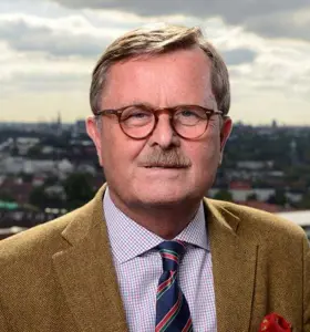 Prof. Dr. Frank U. Montgomery - Arzt &amp; Professor, Vorsitzender des Weltärztebundes - gilt als einer der profiliertesten Gesundheitsexperten in Deutschland