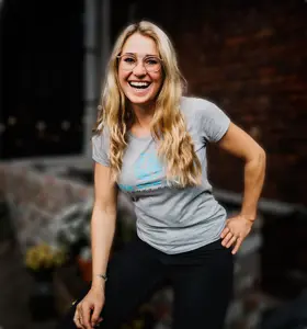 Carolin Stüdemann - New Leadership-Expertin und Viva con Agua-Geschäftsführerin aktiviert für sauberes Trinkwasser weltweit und inspiriert für nachhaltige Organisationsentwicklung!