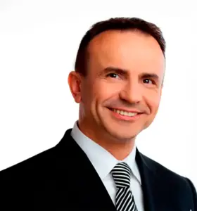 Pero Mićić - Experte, Autor, Entrepreneur, Moderator und Speaker für Zukunftsmanagements wappnet Sie für kommende Herausforderungen für Wirtschaft und Gesellschaft.