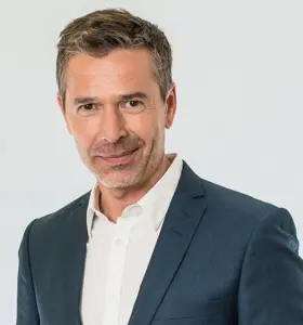 Keynote-Speaker Dirk Steffens im Vortrag